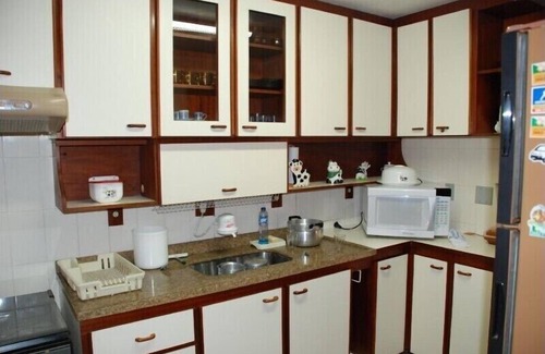 Centro House | Gated community house, 5 suites, 24-hour security, fireplace, barbecue, Wi-Fi.