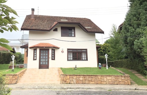 Centro House | Gated community house, 5 suites, 24-hour security, fireplace, barbecue, Wi-Fi.