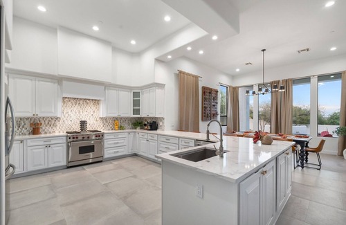 Pinnacle Peak House | Gated Estate Near Troon N. Pool, Hot-tub, Pickleball, Frisbee Golf, Bar & Arcade