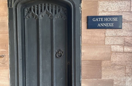 Thornton Hough Cottage | Gatehouse Annexe Ensuite Room