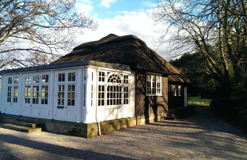 Thornton Hough Cottage | Gatehouse Annexe Ensuite Room