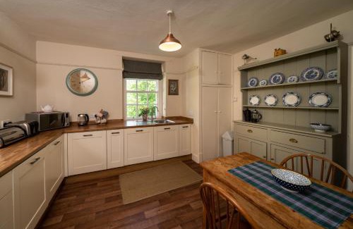 Loch Tay House | Gatehouse, Bridge of Balgie, Glenlyon