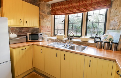 Polesworth Cottage | GATEHOUSE CROFT, pet friendly, with open fire in Polesworth