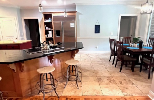 Franklin House | Gateway Farmhouse near organic farm and creek