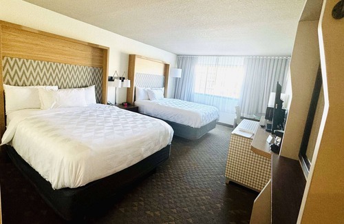 Flint Hotel | Gateway Hotel & Convention Center, BWPC