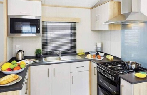 Knaresborough House | Gateway to the Yorkshire Dales a Luxurious 2 bedroom Motorhome sleeps 4