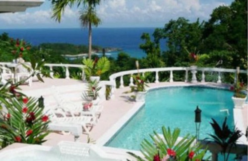 Port Antonio Villa | Gather,relax, and indulge at Chateau, in your stunning private villa sleeps 12