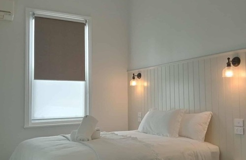 Violet Town Bed & Breakfast | Gather & Stay: The Honeysuckle Inn - Sleeps 14 in Style