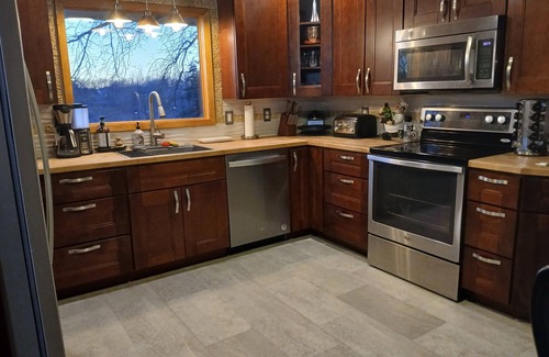 Lincoln House | Gathering Place near Medical facilities, Golf, Easily located