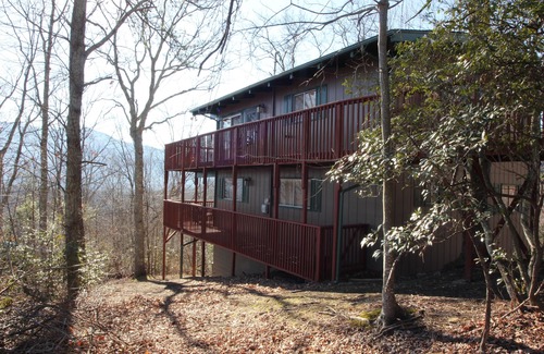 Chalet Village Cottage | Gatlinburg*Resort*Seasonal Pool*Wifi*Pool Table*Hot Tub