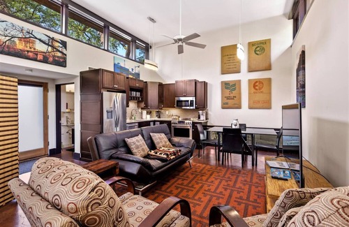 Clarksville House | Gay Friendly Modern Guest House - Great Location