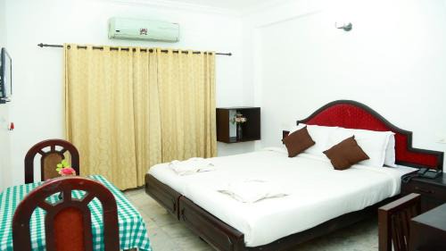 Vadakara Hotel | GAYATHRI HOTELS