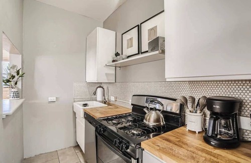 City Park Apartment | Gaylord by Modern Midstay/1Block to CityPark #G2