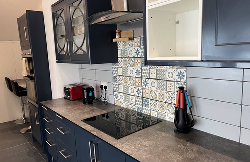 Westcliff-on-Sea Apartment | Double room-Comfort-Shared Bathroom-Room 2