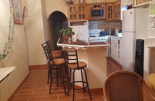 Hillsborough Apartment | Caribbean house 3 mins walk to the marina and port.n