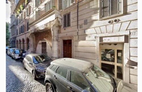 Roman Ghetto Apartment | GDR Apartment - City Center