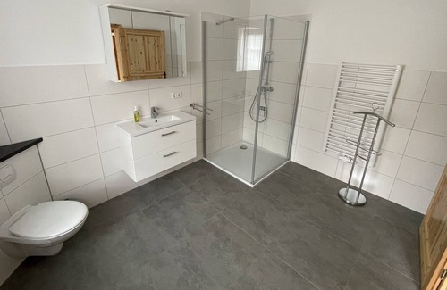 Schweez Apartment | Gemütlich Ferienwohnung mit Romantischen Teichblick