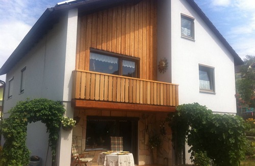 Dollnstein Apartment | Gemütlich und komfortabel eingerichtete Ferienwohnung in sonniger, ruhiger Lage
