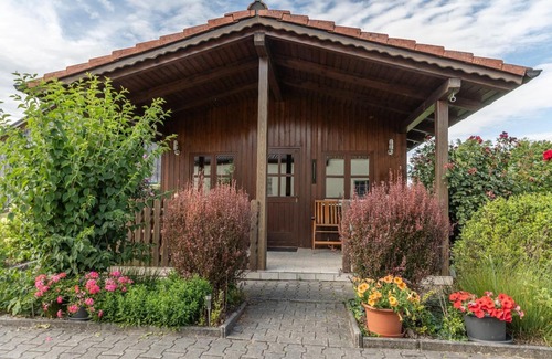 Eschlkam Apartment | Gemütliche Ferienhütte in Ruhiger Lage