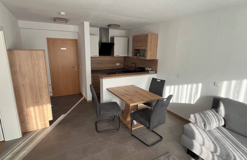 Wolfach Apartment | Gemütliche Ferienwohnung für 2-3 Personen mit Großer Sonnenterasse