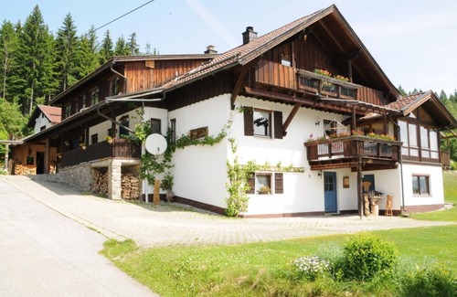 Rabenstein Apartment | Gemütliche Ferienwohnung in ruhiger Waldrandlage mit eigenem Balkon