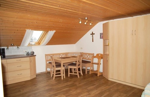 Thening Apartment | Gemütliche FeWo (55 m2) mit herrlicher Aussicht und Brötchenservice