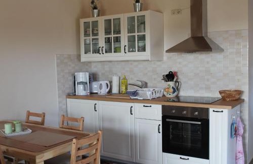 Kroepelin House | Gemütliches Appartement in Brusow mit Garten