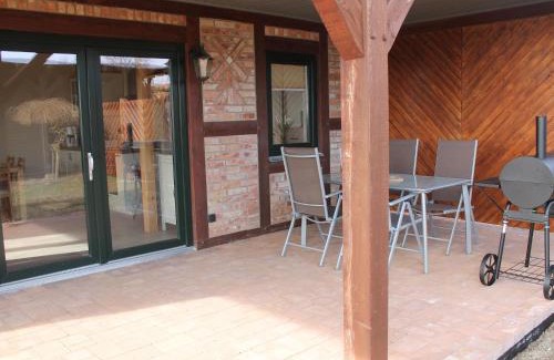 Kroepelin House | Gemütliches Appartement in Brusow mit Garten