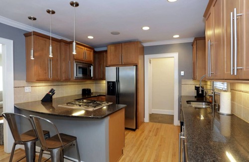 Home Park House | Gem in Midtown 4bedroom home-11