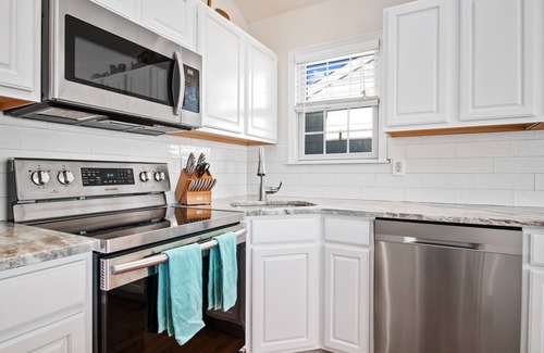 Gold Coast Condo | Gem of the Gold Coast! Don’t wait, Book Now for summer 2025!