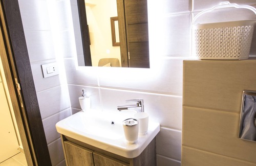 Beirut Central District Hotel | Gemmayzeh House Brown
