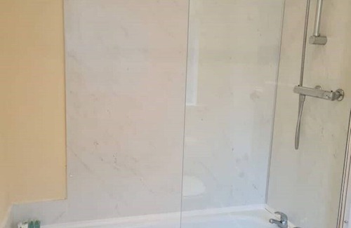 Heaton Apartment | Genade Apts - Heaton, Newcastle. Near Hosp & Uni