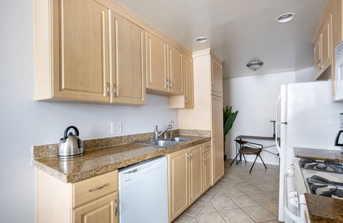 Beverly Grove Apartment | Generous Beverly Hills 1BR, nr Century City, by Blueground