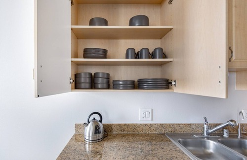 Beverly Grove Apartment | Generous Beverly Hills 1BR, nr Century City, by Blueground