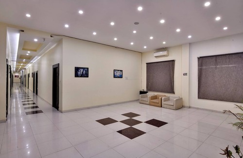 Mirzapur Hotel | GenX Mirzapur