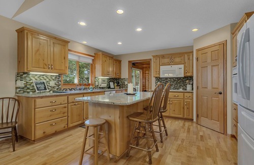Spicer House | George Lake Luxury, 2.5 miles from Spicer!