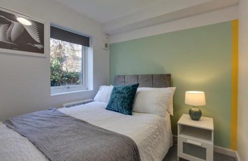 Chelmsford Apartment | George Suite - Central Location - Free Allocated Parking