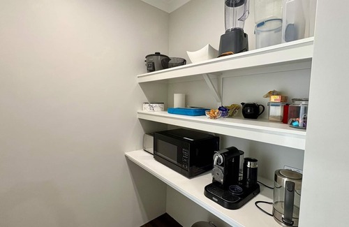 Busselton House | Georgette Retreat – Coastal Comfort in the Heart of Busselton