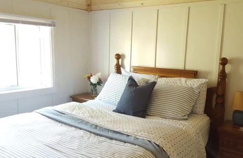 Carling House | Georgian Bay Lakeview Cottage - Rockwood #5