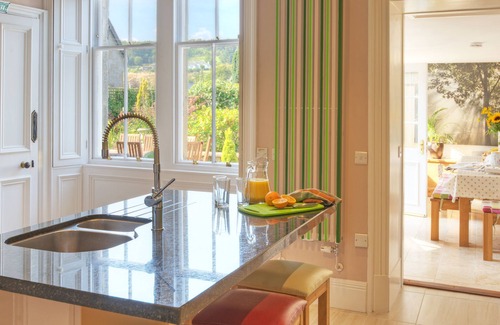 Newcastleton House | Georgian Manse, sleeps 10, 5 star, 5 bedrooms, 4 bathrooms, WIFI, dog friendly