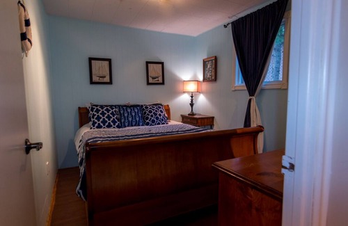 Tiny House | Georogian Bay Beach House plus seperate Guest Cottage.