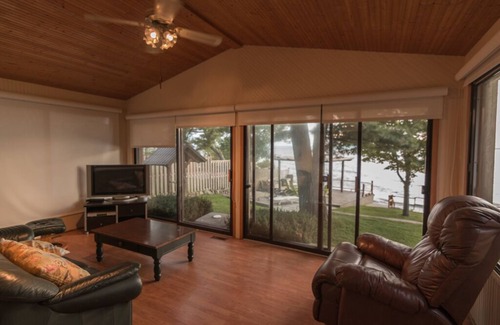 Tiny House | Georogian Bay Beach House plus seperate Guest Cottage.