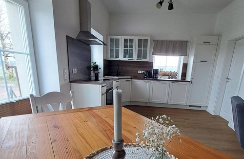 Schneeheide Apartment | Geräumige Ferienwohnung mit 2 Schlafzimmern, 2 Bädern und Garten