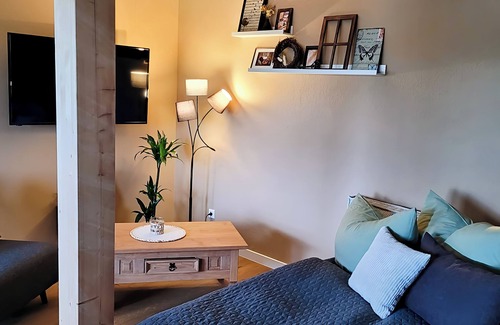 Schneeheide Apartment | Geräumige Ferienwohnung mit 2 Schlafzimmern, 2 Bädern und Garten