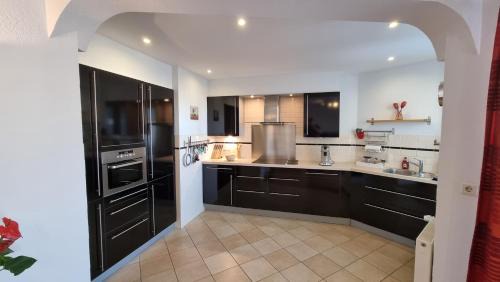 Zandvoort Apartment | Geräumiges und Modernes Apartment Tara am Meer mit Parkplatz!