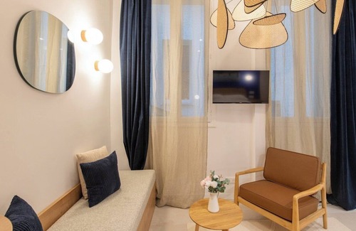 Quartier du Mail Apartment | Geranimus : Heart of Paris Montorgeuil