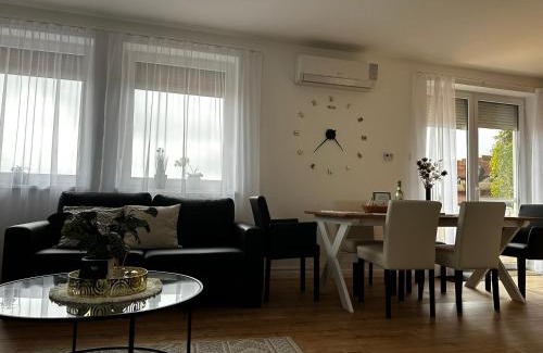 Dunaszentmiklos Apartment | Gerecse View Apartman