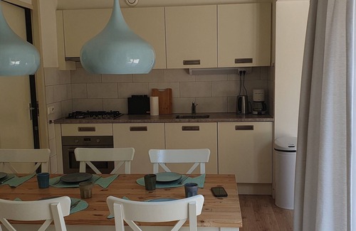 Ockenburgh Villa | Gerenoveerd gezinsvakantiehuis voor 6 personen met sauna, nabij het strand