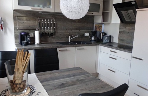 Lohme Apartment | German house "Maisonette Apartment Captn Suite" sea view 4P. Free WiFi