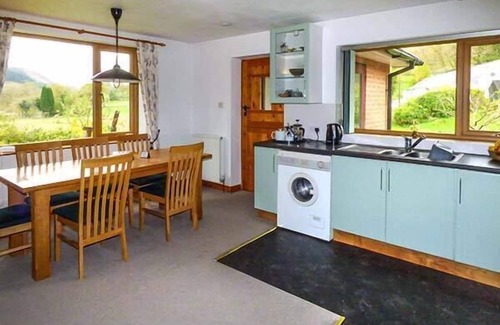 Llandovery Cottage | GERYLLAN, pet friendly, country holiday cottage in Rhandirmwyn